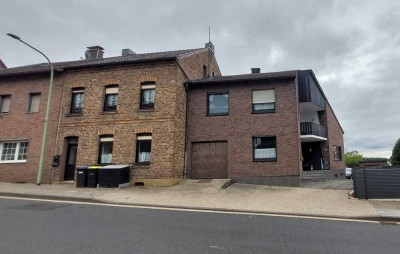 Charmantes Einfamilienhaus mit unverbaubarerem Weitblick und Investmentanlage