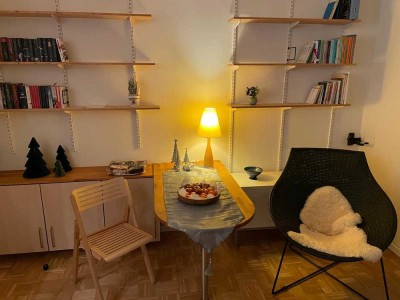 Möblierte, naturnahe 1-Zimmer-Hochparterre-Wohnung mit Balkon und EBK in Hamburg Bramfeld