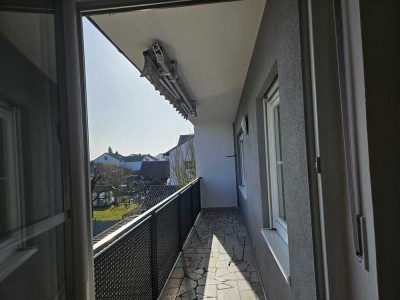 Helle 4 Zimmer -Wohnung mit Balkon in ruhiger Lage