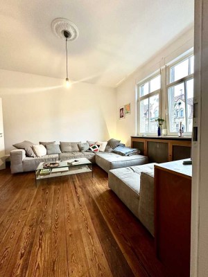 Charmante Altbauwohnung in der Pforzheimer Südweststadt mit Flair-hohe Decken, Balkon und Loggia
