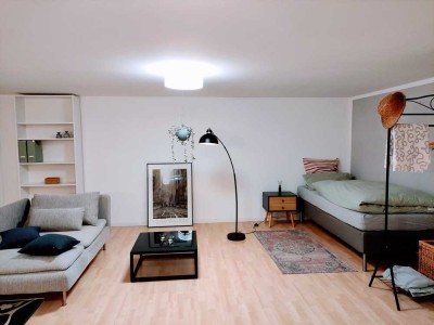 Moderne 1-Zimmer-Souterrain-Wohnung mit Einbauküche in Uninähe