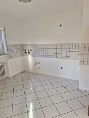 1050 € - 108 m² - 5.0 Zi.