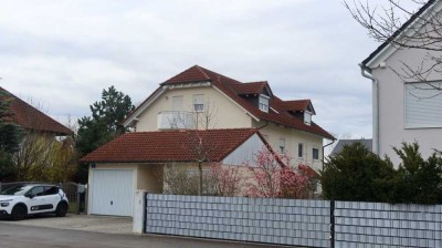 Doppelhaushälfte mit Garage in ruhiger, familienfreundlichen Wohnlage.