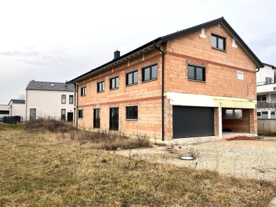 ZFH-ROHBAU mit Dach, 3-fach vergl., teilw.Rohinst. u. 4 Garagenpl. zw.Don u. Augsbg.!