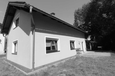 NETTES ZUHAUSE FÜR DIE KLEINE FAMILIE