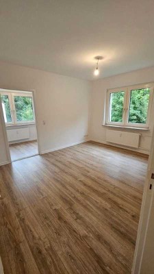 Renovierte 1,5-Zimmer-Wohnung im 1. OG – bezugsfrei ab 01.11.2025!
