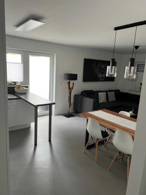 Neuwertige 3-Zimmer Wohnung 77 qm ab Juli / August mit 2 gr. Terrassen in Lindach zu vermieten