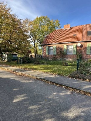 Ältere DHH in Damshagen , gr. Grdst. mit altem Baumbestand/ 8 km zum Ostseebad Boltenhagen.