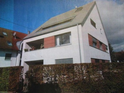 Moderne und gepflegte 3,5-Zimmer-Maisonette-Wohnung mit Dach-Terrasse in Bondorf