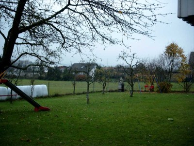 Tolle 2 Zimmerwohnung in Feldrandlage mit Garten- und Schlossblick