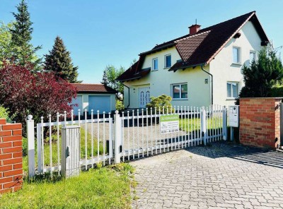 Familientraum am Feldrand: ca. 212 m² Fläche + Sauna + Wintergarten + Kamin + Doppelgarage + Keller