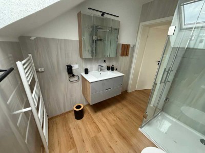 Moderne Dachgeschosswohnung mit Blick auf den Michaelsberg