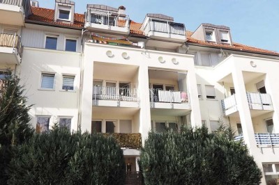 3 Zimmer-Stadtwohnung mit großem Balkon und Tiefgarage.