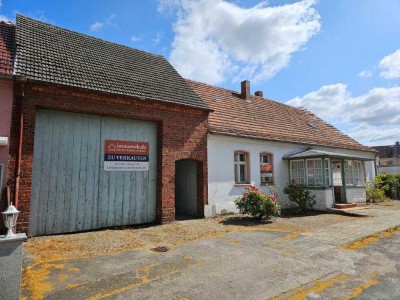 Kleiner Bauernhof, mit Innenhof, Scheune und Garten, südlich von Berlin, zu verkaufen