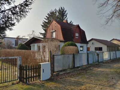 Bezugsfreies EFH mit schönem Garten, Garage, EBK und Nebengebäude
