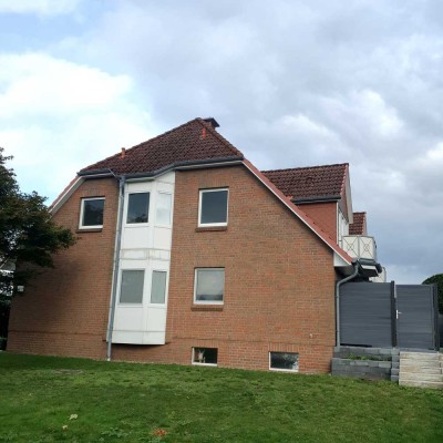 Attraktive 2-Raum-Maisonette-Wohnung mit EBK und Balkon in Buxtehude