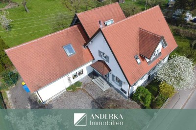 Willkommen Zuhause: Geräumiges Haus mit zwei Wohneinheiten & sonnigem Garten!