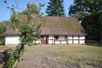 Sanierungsbedürftiges Bauernhaus mit traumhaftem Grundstück und altem Baumbestand