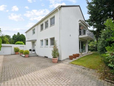 Erbpacht: Großzügiges Familienidyll in bester Lage – Einfamilienhaus mit Pool und Garten in Kalkum