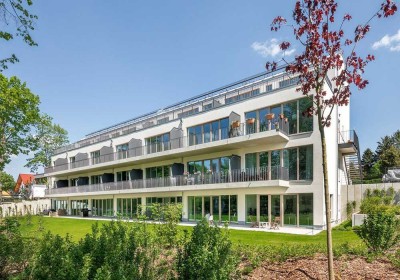 Schöne 3 Zimmer Penthouse-Wohnung mit Dachterrasse und großartigem Wasserblick