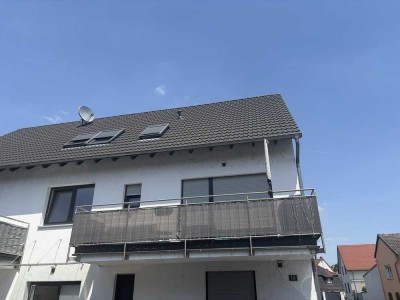 NACHMIETER GESUCHT: 3-Zi.-Maisonette-Wohnung mit geh. Innenausst. mit Balkon und EBK in Groß-Gerau