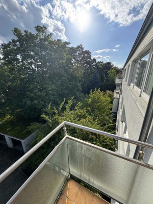 Stilvolle, gepflegte 4-Zimmer-Wohnung mit gehobener Innenausstattung mit Einbauküche in Osnabrück