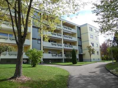 Geräumige 3,5-Zimmer-Wohnung, offener Grundriss und 
zwei sonnige Balkone