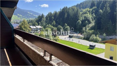 Gepflegte und großzügige DG-Wohnung in Mehrparteienhaus in ruhiger Lage in Saalbach-Hinterglemm!