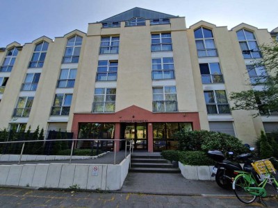 Renovierte 2-Raum-Wohnung in Köln Poll