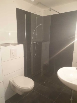 Sanierte Wohnung mit viereinhalb Zimmern und Einbauküche in Hittbergen