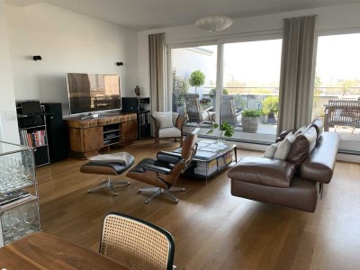 Exkl. 3,5-Raum-Penthouse-Wohnung mit lux. Innenausstattung mit Dachterrasse, EBK und Skylineblick