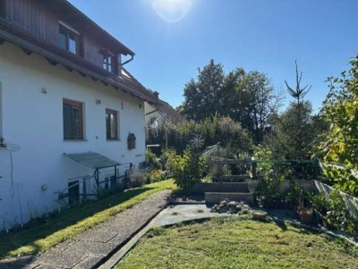 Wohnung im Erdgeschoss mit Garten und Garage in Oberlangnau