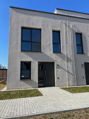 Erstbezug - Reihenendhaus am idyllischen Nottekanal