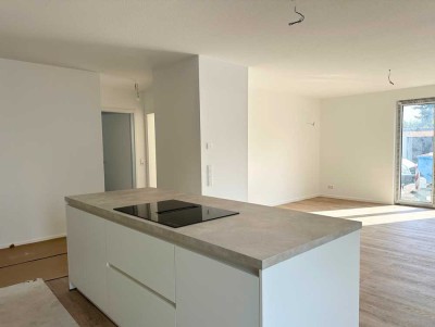 ERSTKLASSIGES WOHNGEFÜHL - 2-Zimmer EG-Wohnung mit Terrasse, EBK und TG-Stellplatz