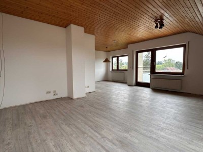 Großzügige 3 1/2 Zi-Dachgeschoßwohnung mit herrlichem, unverbaubarem Ausblick