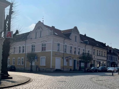 WOHNEN AM MARKTPLATZ VON ZEHDENICK