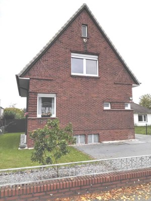 Gemütliches, freistehendes Einfamilienhaus – stilvoll renoviert mit Vollkeller & kleinem Garten