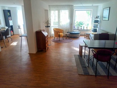 Helle 3,5-Raum-EG-Wohnung mit gehobener Innenausstattungng mit Einbauküche in Kirchheim u.T.