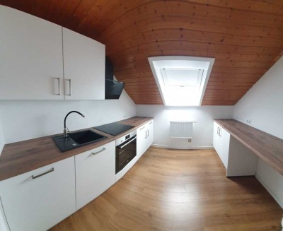 Möbelierte 2 Zi Wohnung, 100 Meter zum See, 150m Strandbad, Dachgeschoss