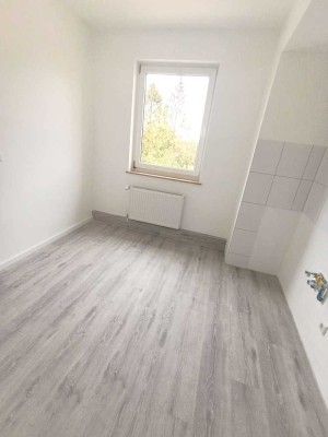 Sanierte 2 Zimmer Wohnung im 2. OG mit Badewanne