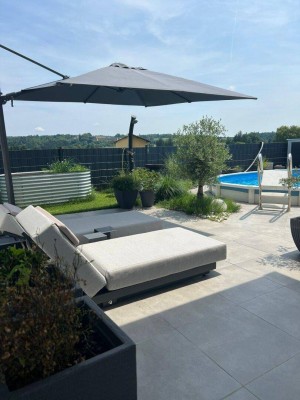 Fernitz-Mellach! Traumhaus in sonniger Lage - Doppelcarport - tolle Poolanlage - perfekte Energieeffizienz - extrem niedrige Betriebskosten!