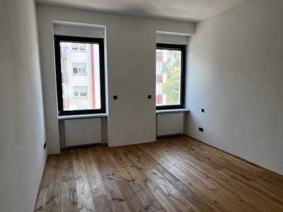 Erstbezug nach Sanierung mit Balkon: Geschmackvolle 2-Raum-Wohnung mit geh. Innenausstattung