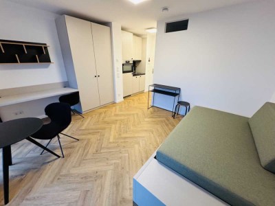 Studentenwohnung! Süd-Balkon! Direkt in Adlershof, möblierte Wohnung mit EBK!