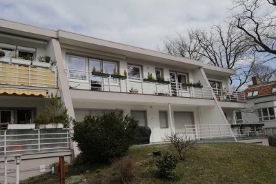 Sonnige teilmöblierte 2 Zimmer Wohnung mit durchgehendem Balkon am Golfplatz Wannsee