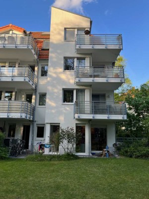 ..DAHLEM/LICHTERFELDE / BEZUGSFREI/ DG-MAISONETTE /LIFT //EBK //NEUBAU (1997)//2 x BALKON// TG-PLATZ