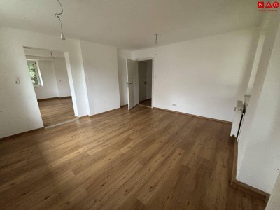 WOHNGENUSS PUR: praktisch geschnittene 2-Raum Wohnung in ruhiger und zentrumsnaher Lage! Preiswert mit heller Raumaufteilung, ebenerdiger Dusche und hochwertigem Zustand!