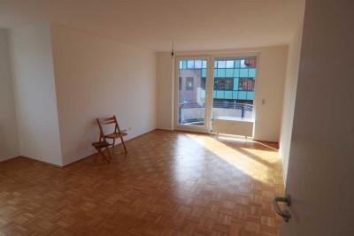 Feine 3-Zi-Wohnung mit Balkon, Einbauküche & Tiefgaragenstellplatz in Meerbusch