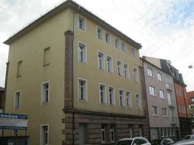 ** Attraktive City-Wohnung mit Tageslichtbad in Uni Nähe zum Selbstbezug  **