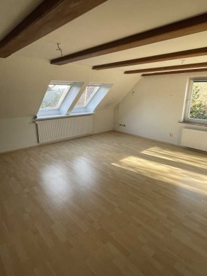 4-Raum-Wohnung mit Einbauküche & renovierten Bad in Ehmen