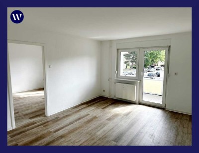In guter Lage mit Balkon: renovierte 2-Zimmer-Wohnung, Tageslichtbad + Wanne, Vinyl-Boden, Essküche